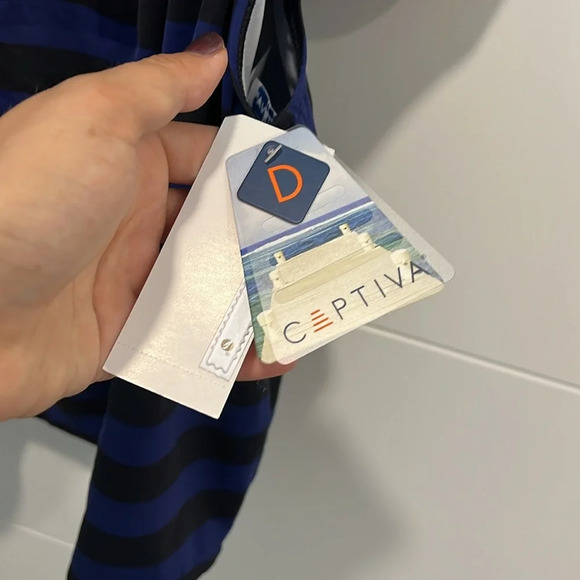 🏁 Captiva  bathing suit top size XL - Picture 5 of 9